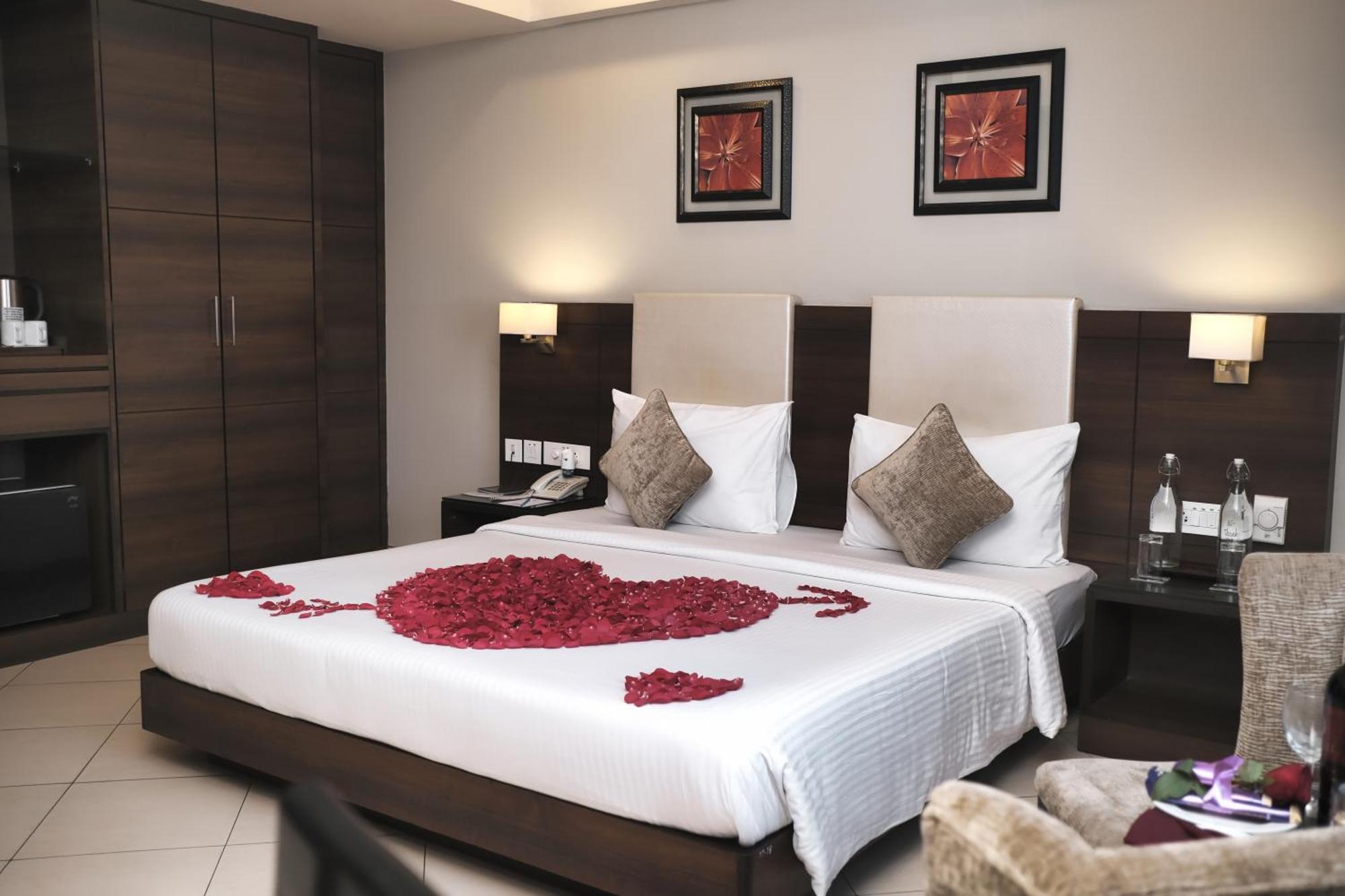 Peerless Hotel Durgapur Buitenkant foto