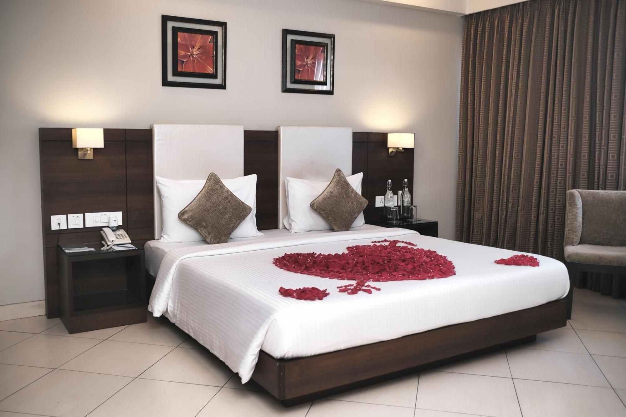 Peerless Hotel Durgapur Buitenkant foto