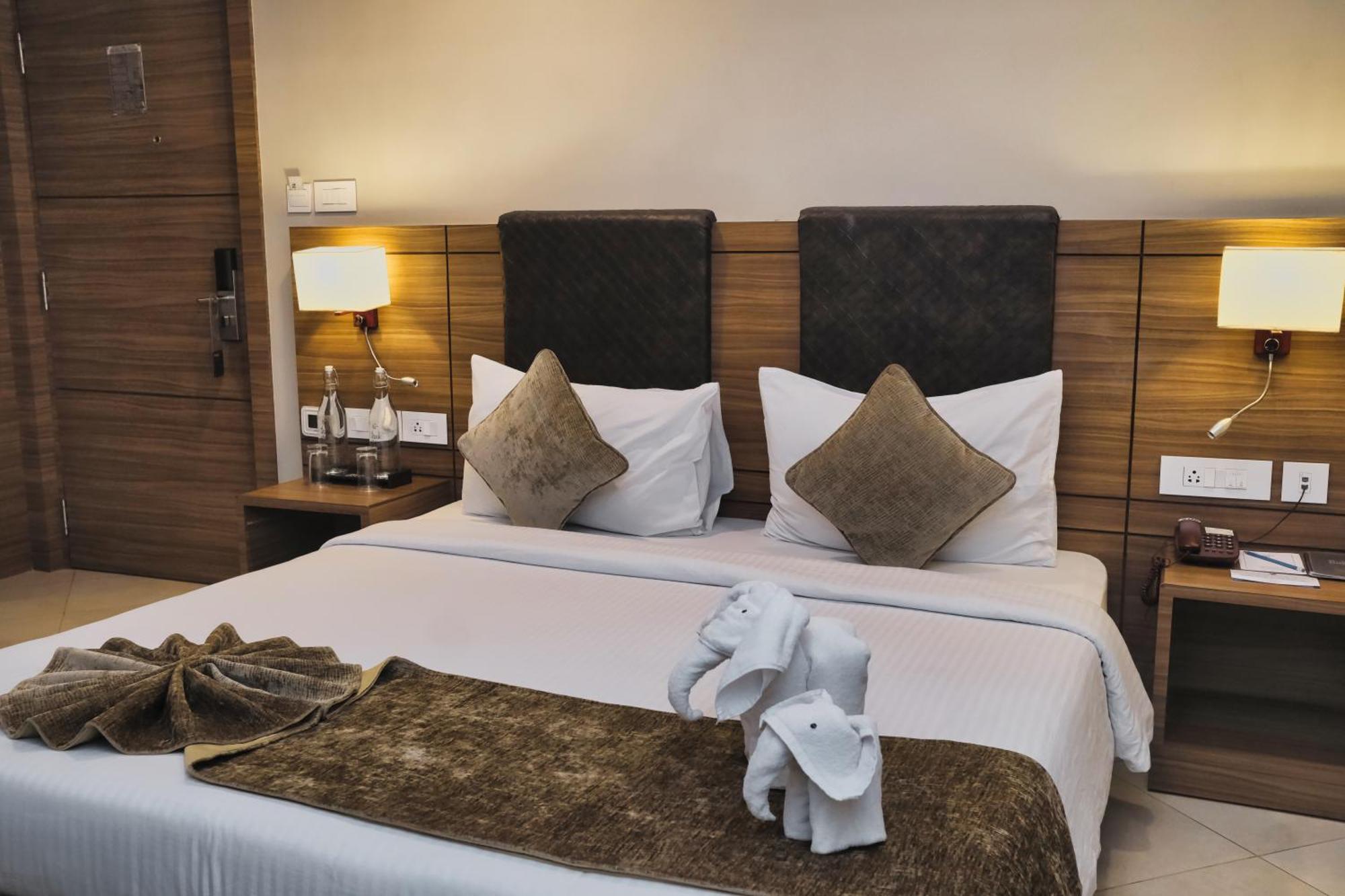 Peerless Hotel Durgapur Buitenkant foto