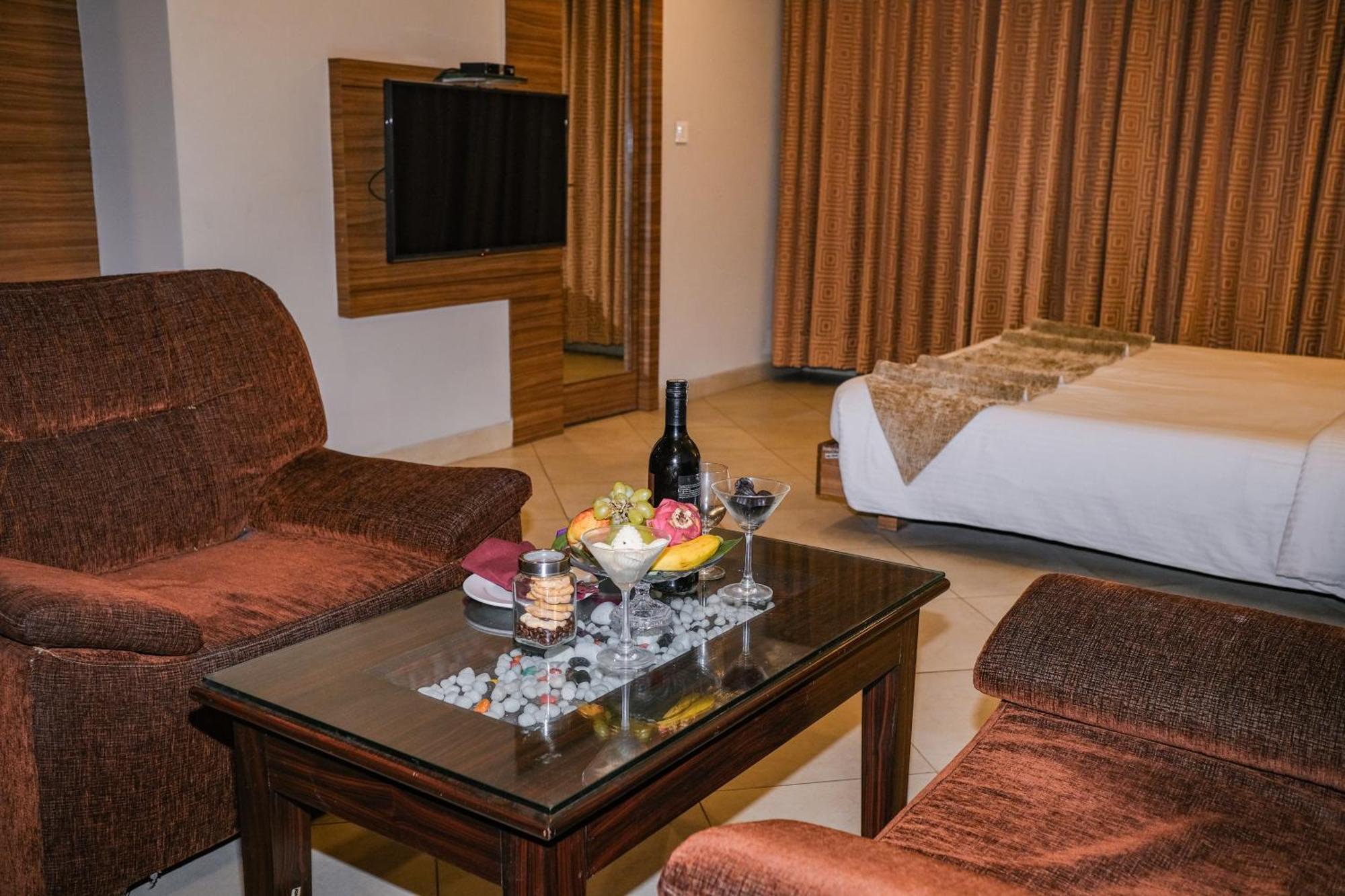 Peerless Hotel Durgapur Buitenkant foto