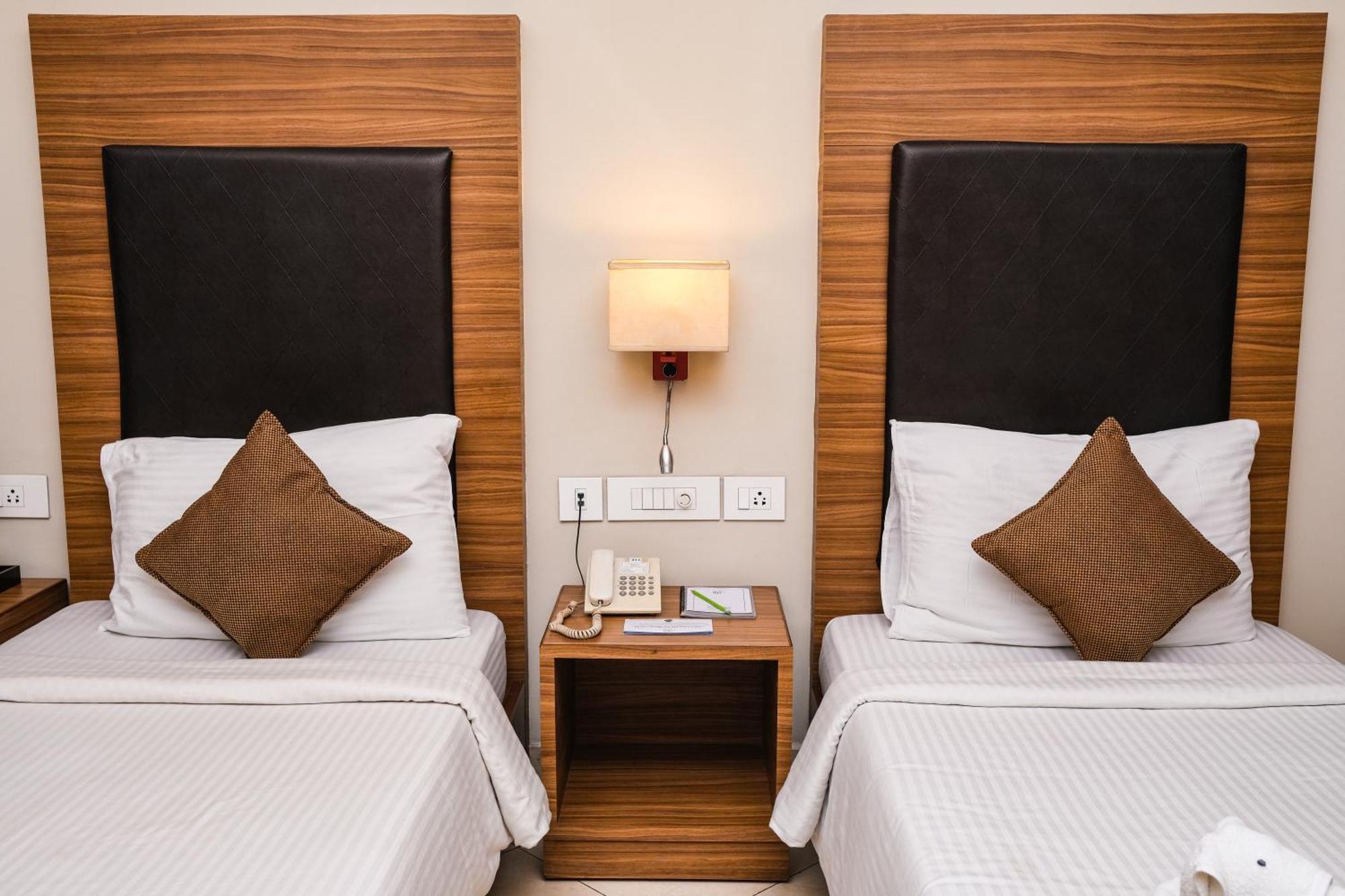 Peerless Hotel Durgapur Buitenkant foto