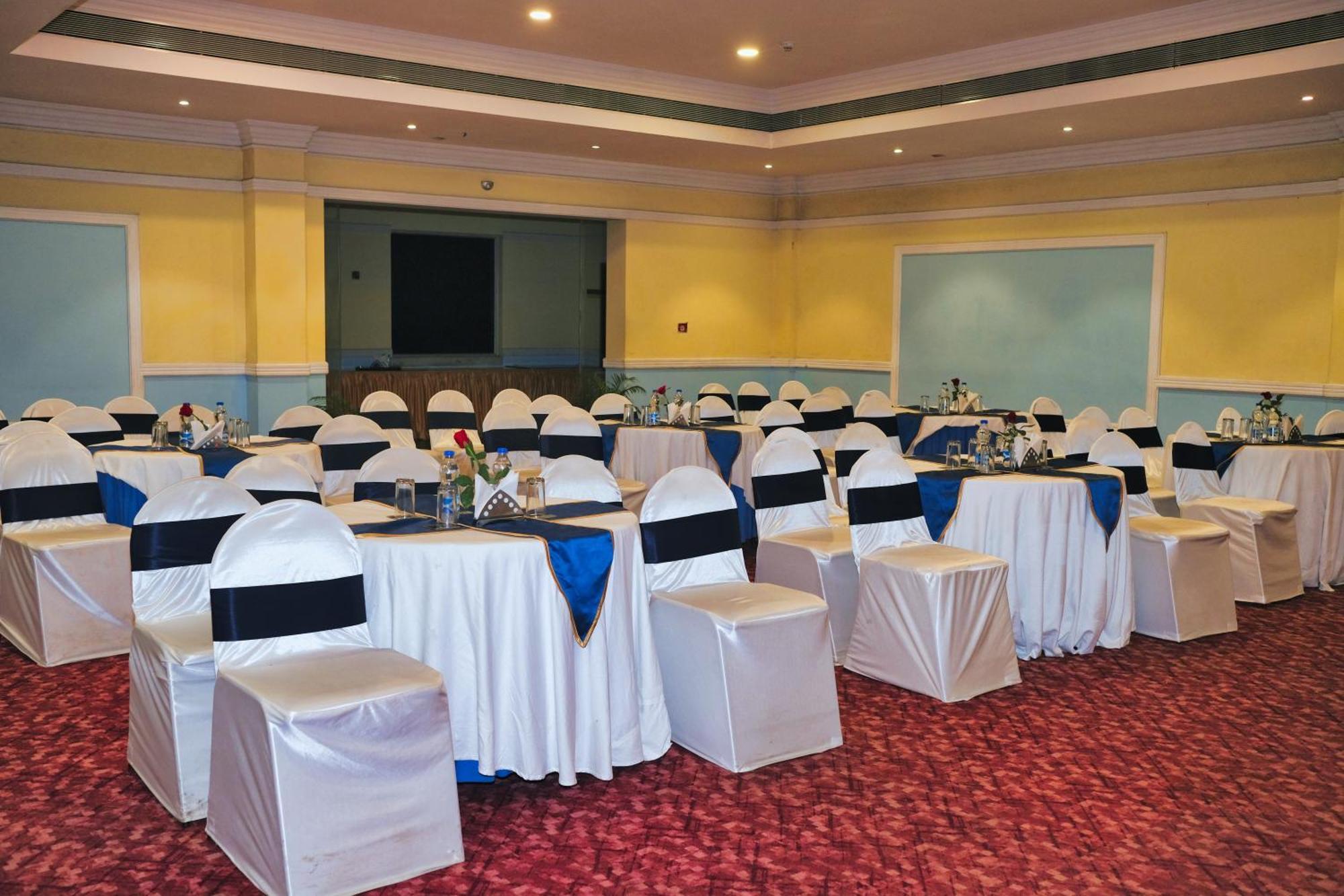 Peerless Hotel Durgapur Buitenkant foto