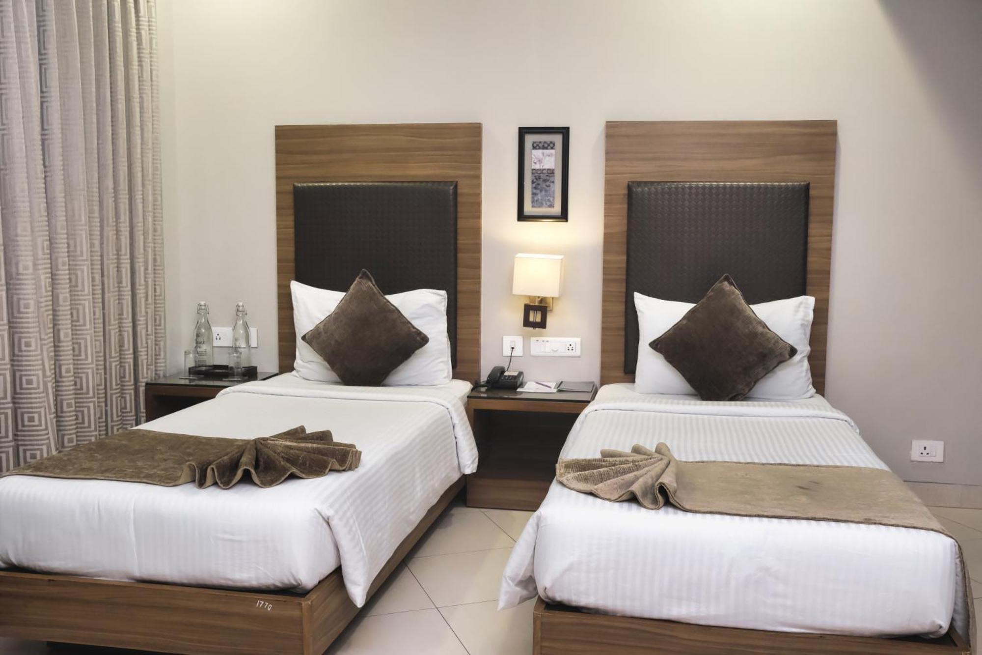 Peerless Hotel Durgapur Buitenkant foto