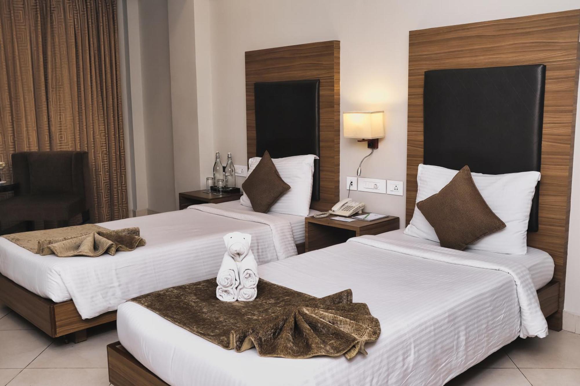 Peerless Hotel Durgapur Buitenkant foto
