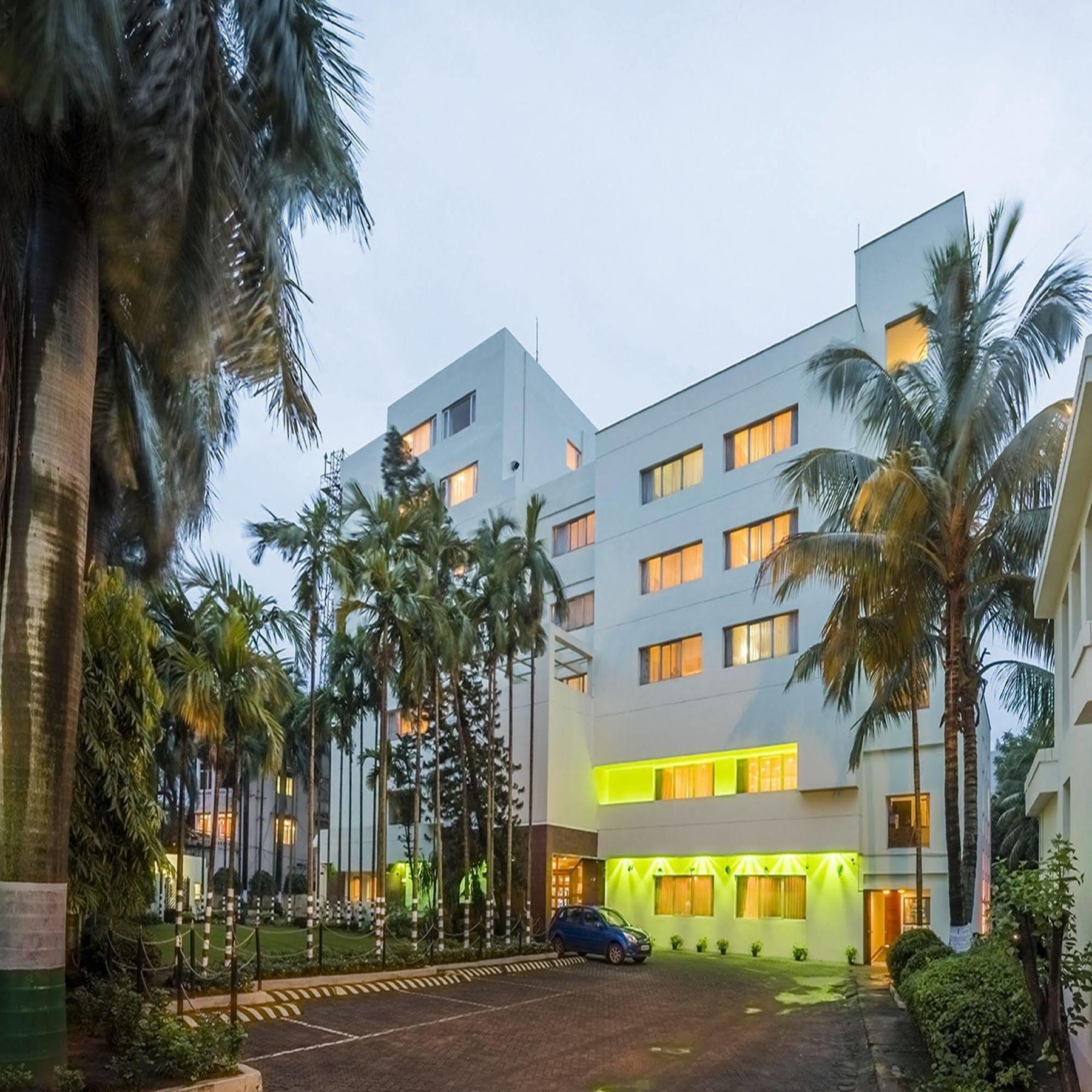Peerless Hotel Durgapur Buitenkant foto